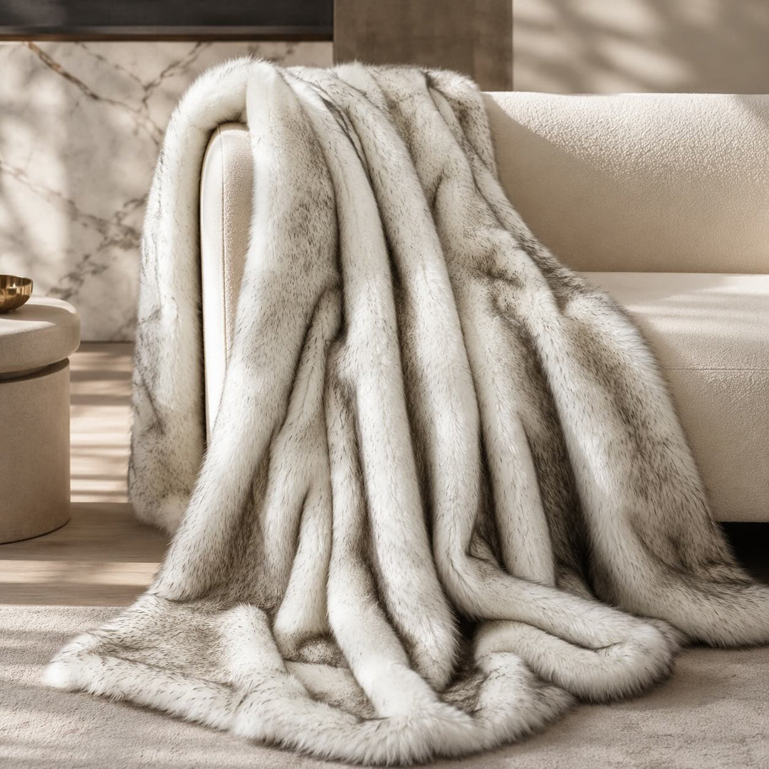 Luxury Faux Fur Throw Blanket Soft Plush Cover for Sofa Car Thickened Warm Winter Use