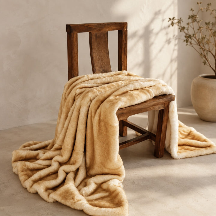 Luxury Faux Fur Throw Blanket Soft Plush Cover for Sofa Car Thickened Warm Winter Use