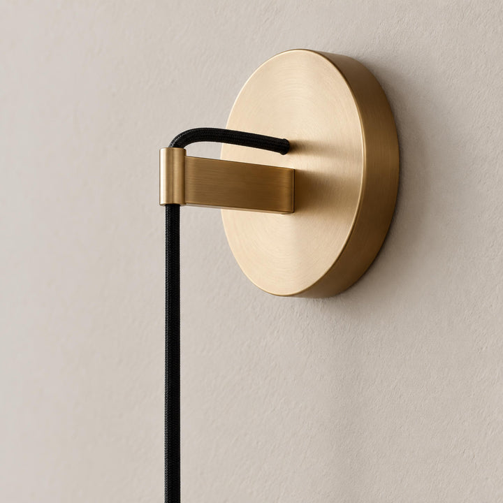 Modern Brass & Crystal Wall Sconce – G4 LED Interior Wall Light