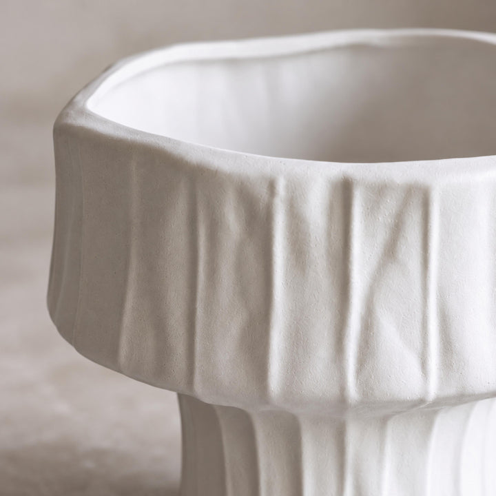 Modern Mini Pedestal White Ceramic Vase for Dried Flowers Decorative Accent 15 cm
