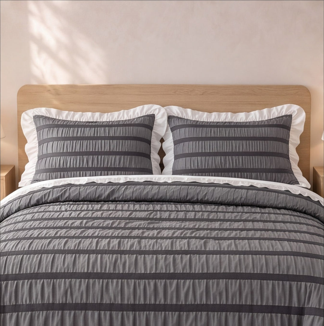 Modern Ribbed Bedding Set with Duvet Cover Flat Sheet and Pillow Cases in 100% Polyester