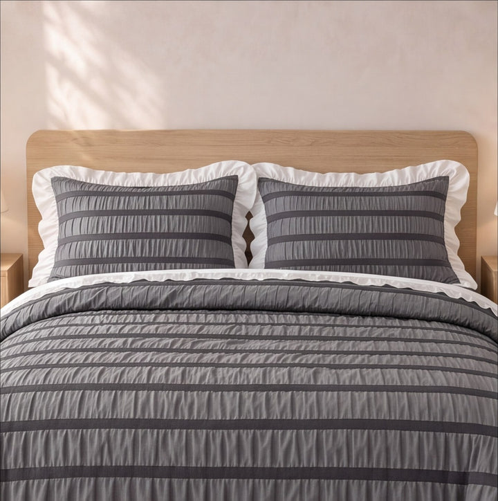 Modern Ribbed Bedding Set with Duvet Cover Flat Sheet and Pillow Cases in 100% Polyester