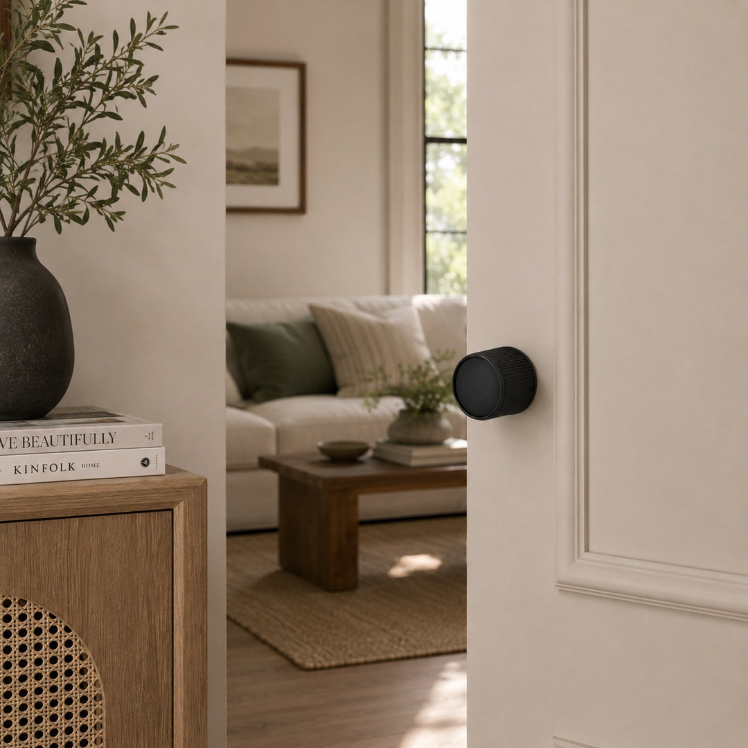 Black Modern Zinc Alloy Door Handle Set with Knurled Design and Indoor Twist Knob for Internal Use