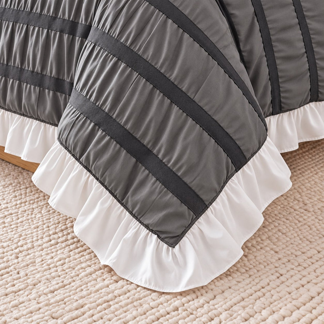 Modern Ribbed Bedding Set with Duvet Cover Flat Sheet and Pillow Cases in 100% Polyester