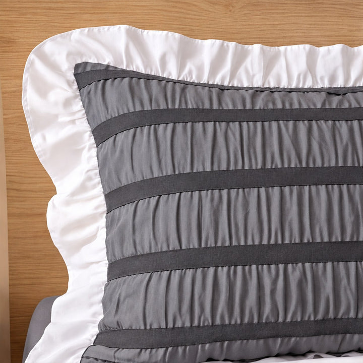 Modern Ribbed Bedding Set with Duvet Cover Flat Sheet and Pillow Cases in 100% Polyester