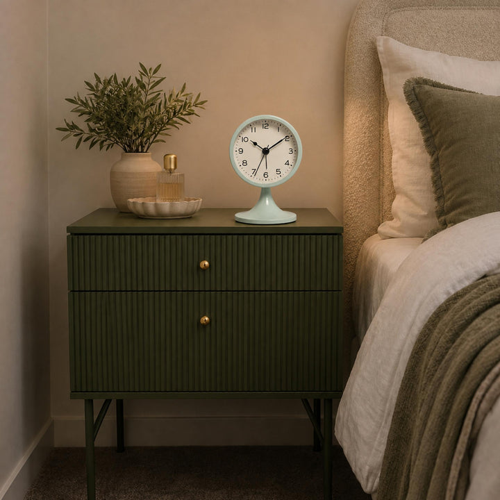 Modern Metal Alarm Clock with Silent Quartz Movement and Backlight for Easy Nighttime Reading
