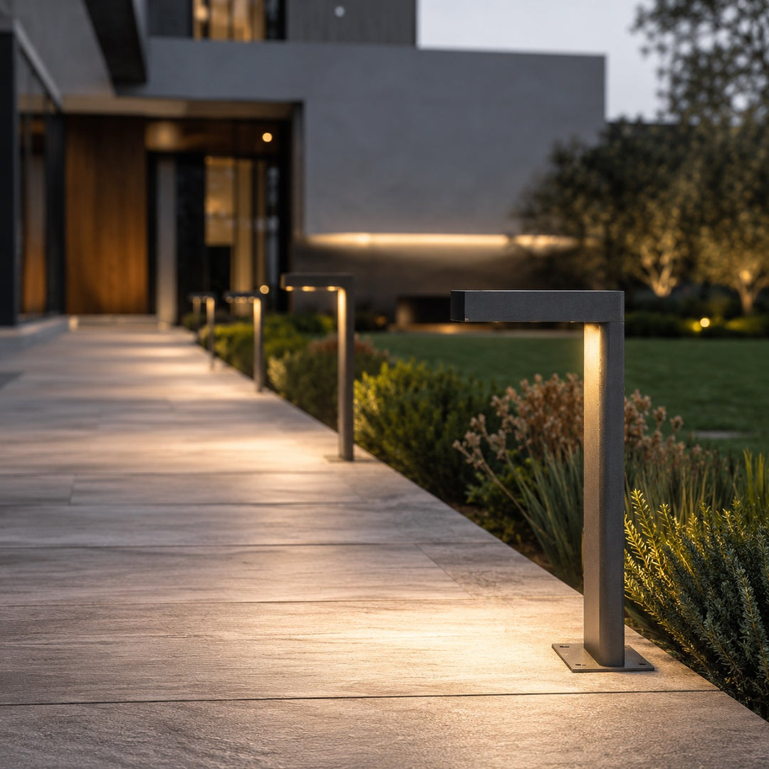 Solar Outdoor Lights Modern L Shaped Bollard Light Adjustable Height Aluminum Glass LED IP65