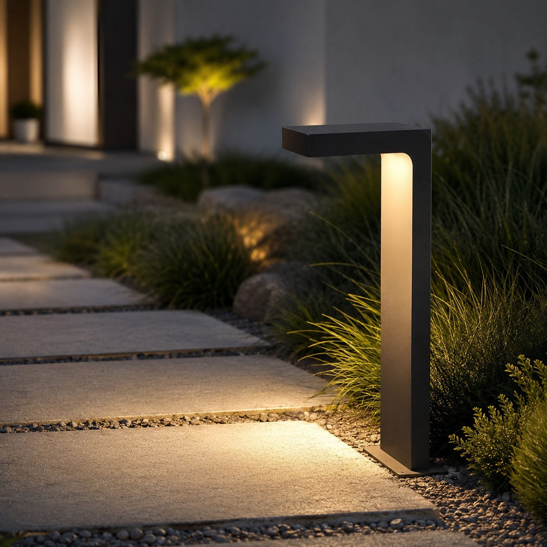 Solar Outdoor Lights Modern L Shaped Bollard Light Adjustable Height Aluminum Glass LED IP65