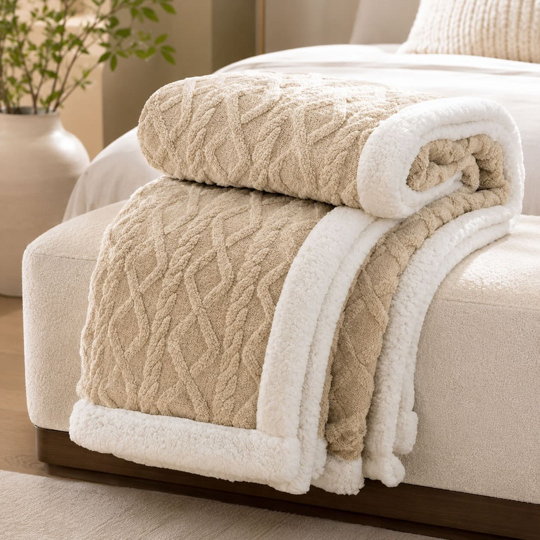 Warm Coral Fleece Blanket Soft Plush Material Cozy Winter Throw for Single and Double Beds