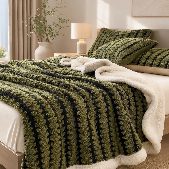 Cozy Flannel Throw Blanket Lightweight Soft Velvet Portable Nap Blanket for Home Travel