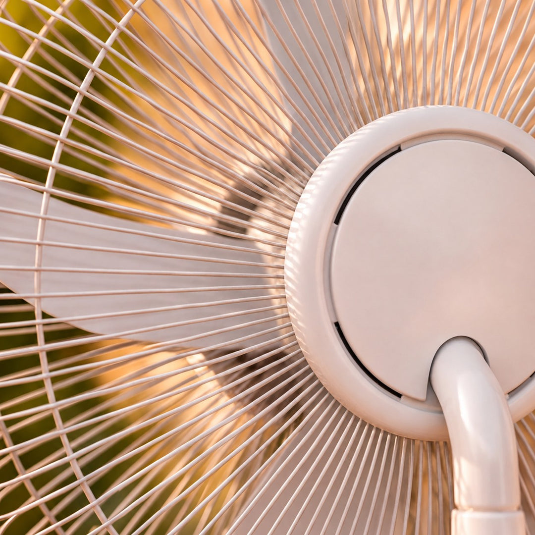 Rechargeable Outdoor Mist Fan 16 Inch Plastic 9-Speed Adjustable Water Fan with LED Light