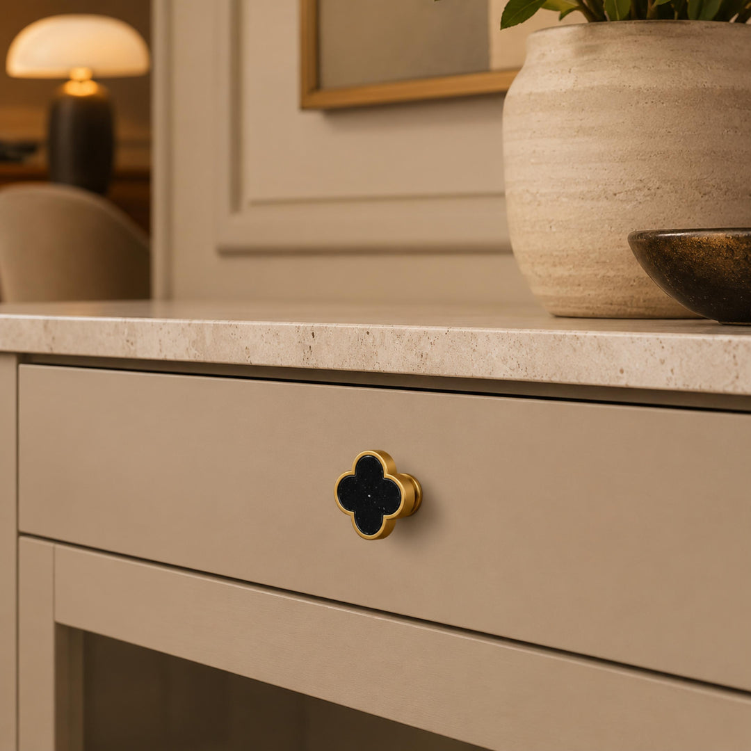 Contemporary Cabinet Knobs Leather and Brass Four-Leaf Clover Shape User-Friendly Installation