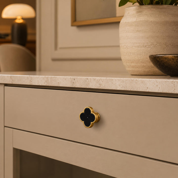 Contemporary Cabinet Knobs Leather and Brass Four-Leaf Clover Shape User-Friendly Installation