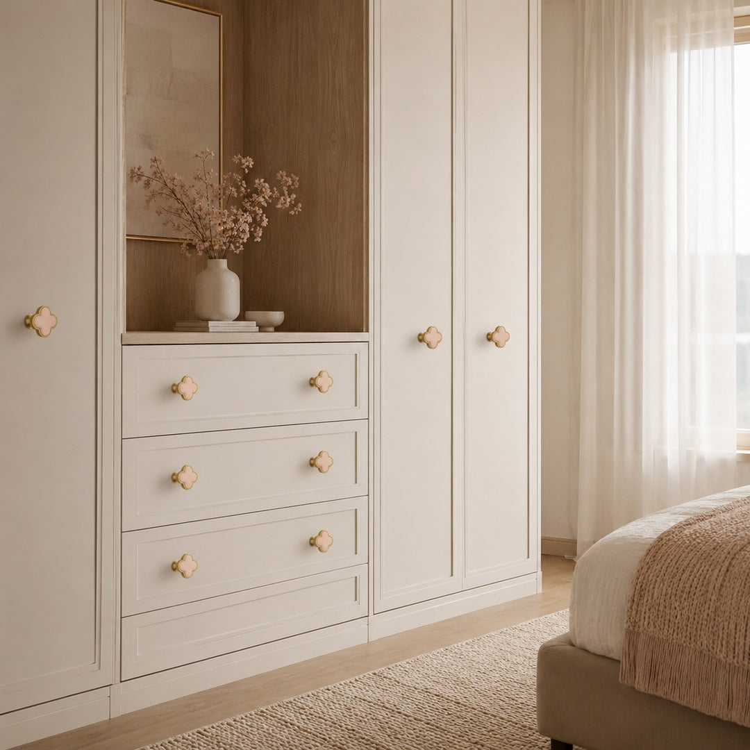 Contemporary Cabinet Knobs Leather and Brass Four-Leaf Clover Shape User-Friendly Installation