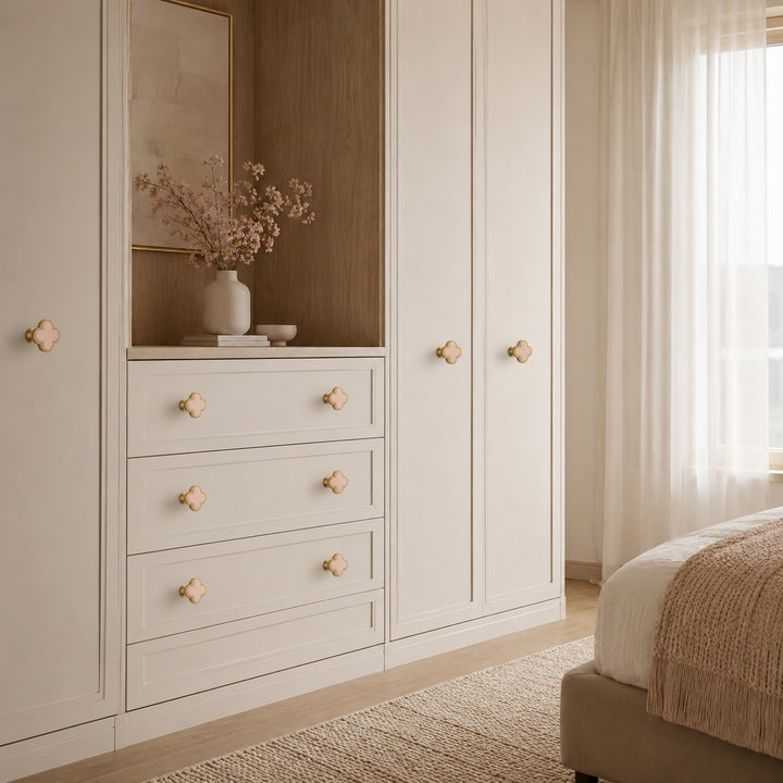 Contemporary Cabinet Knobs Leather and Brass Four-Leaf Clover Shape User-Friendly Installation