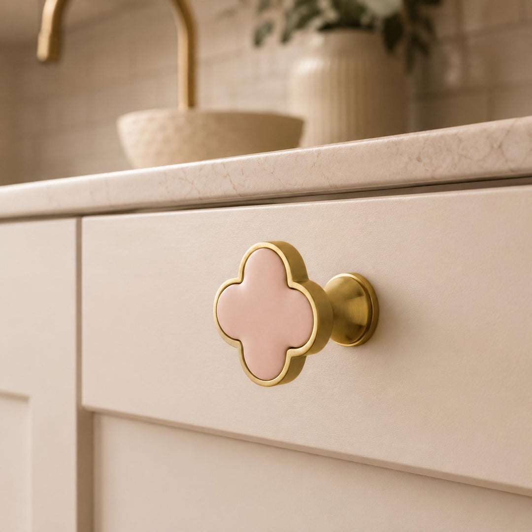 Contemporary Cabinet Knobs Leather and Brass Four-Leaf Clover Shape User-Friendly Installation