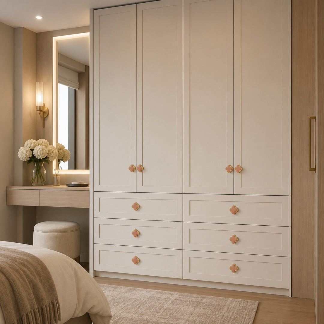 Contemporary Cabinet Knobs Leather and Brass Four-Leaf Clover Shape User-Friendly Installation