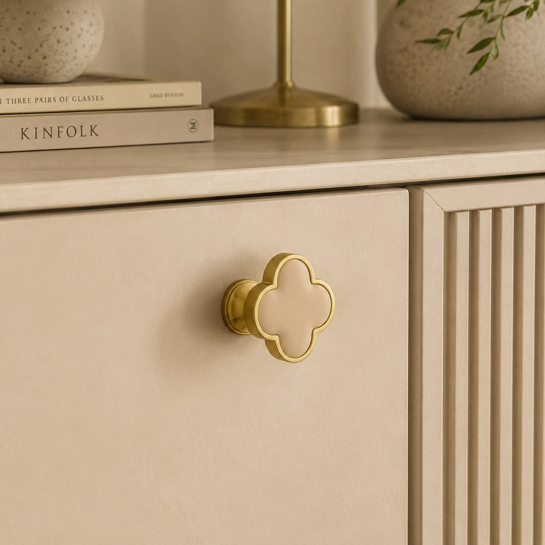 Contemporary Cabinet Knobs Leather and Brass Four-Leaf Clover Shape User-Friendly Installation
