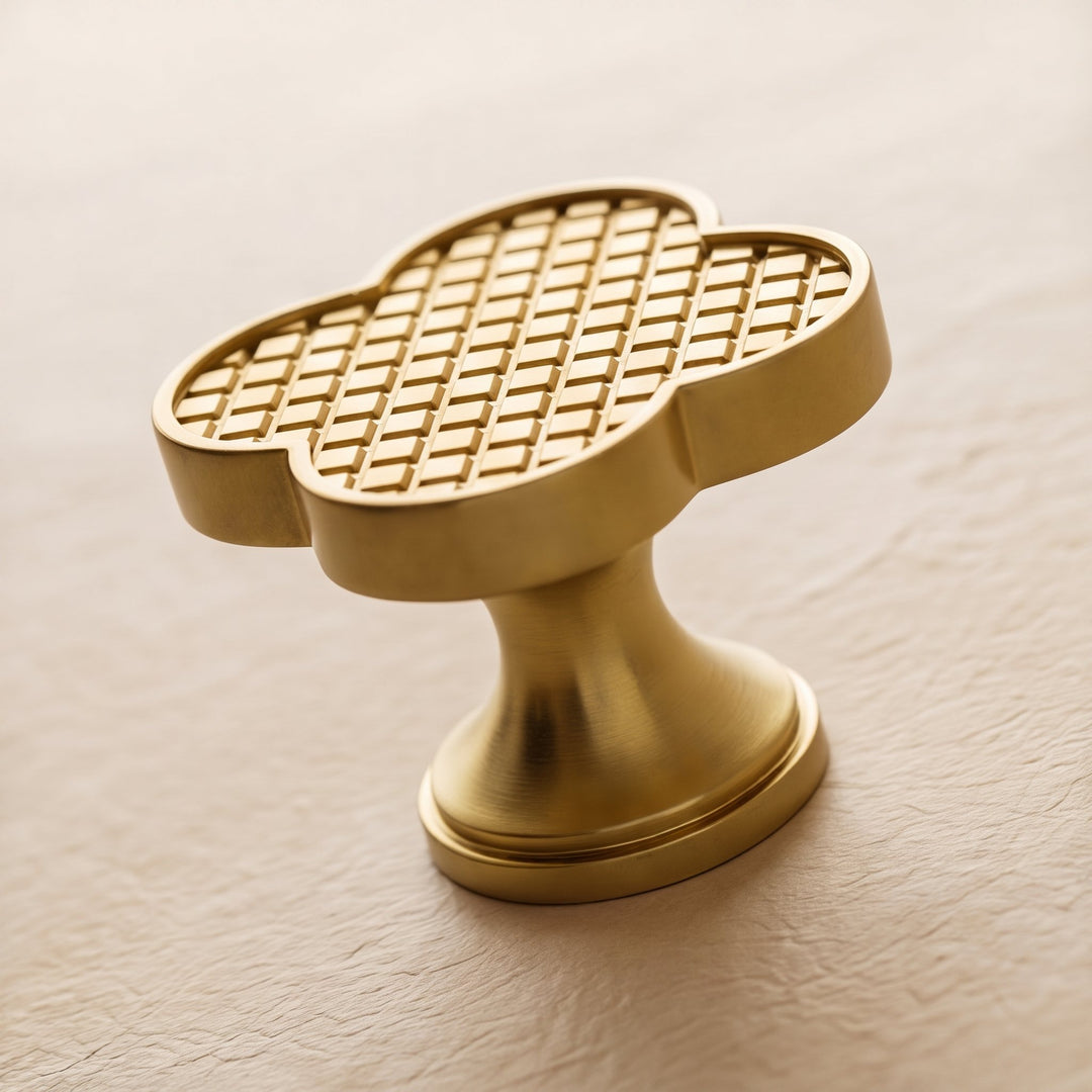Contemporary Cabinet Knobs Leather and Brass Four-Leaf Clover Shape User-Friendly Installation