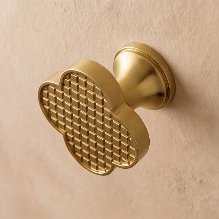 Contemporary Cabinet Knobs Leather and Brass Four-Leaf Clover Shape User-Friendly Installation
