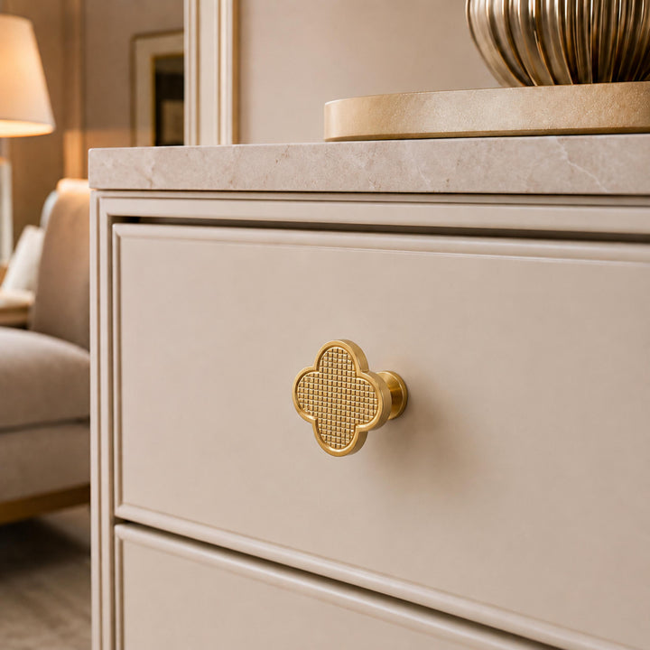 Contemporary Cabinet Knobs Leather and Brass Four-Leaf Clover Shape User-Friendly Installation