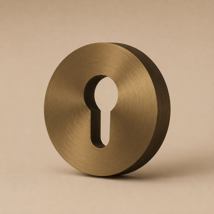 Modern Brass Door Handle Set with Knurled Grip and Circular Base for Internal Doors