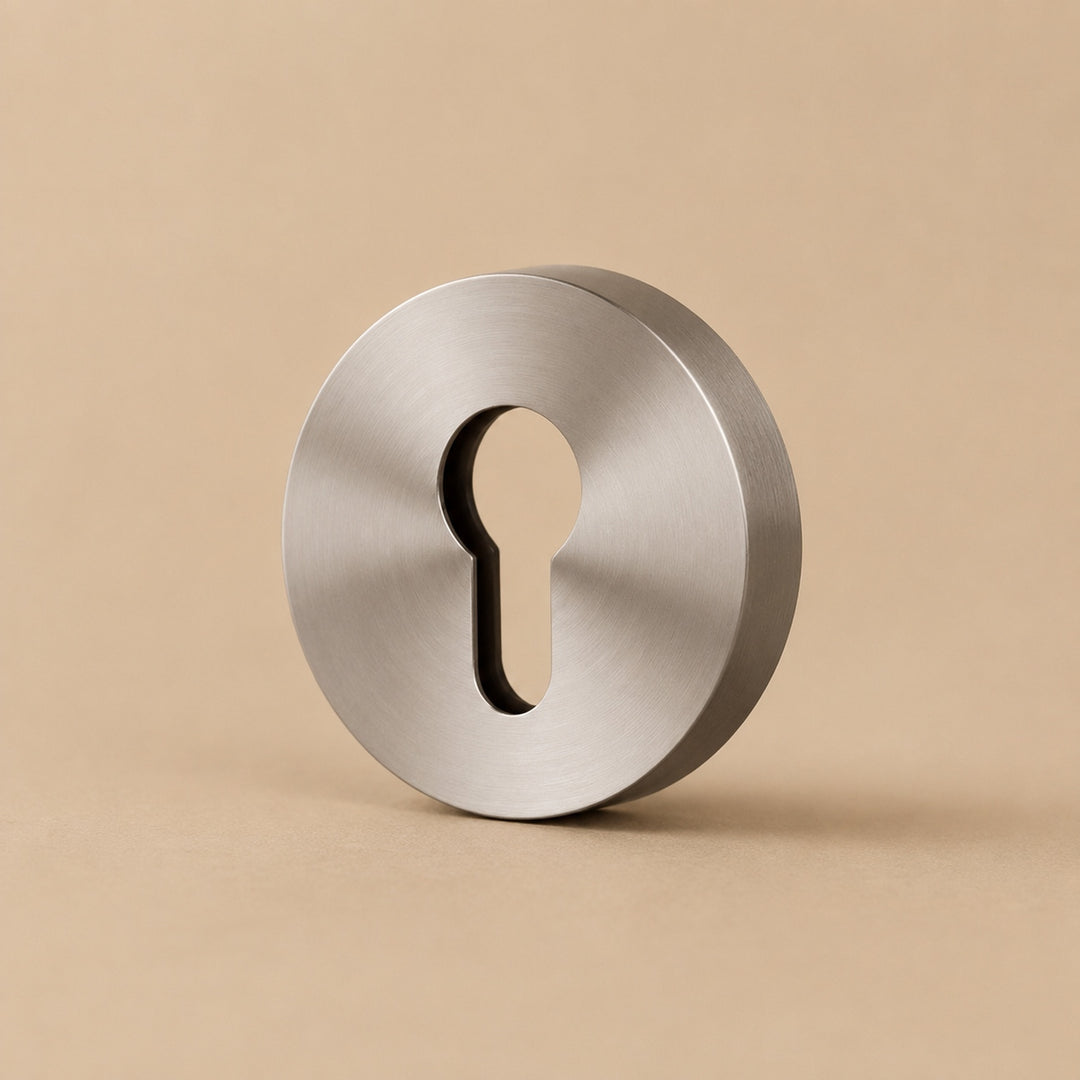 Modern Brass Door Handle Set with Knurled Grip and Circular Base for Internal Doors