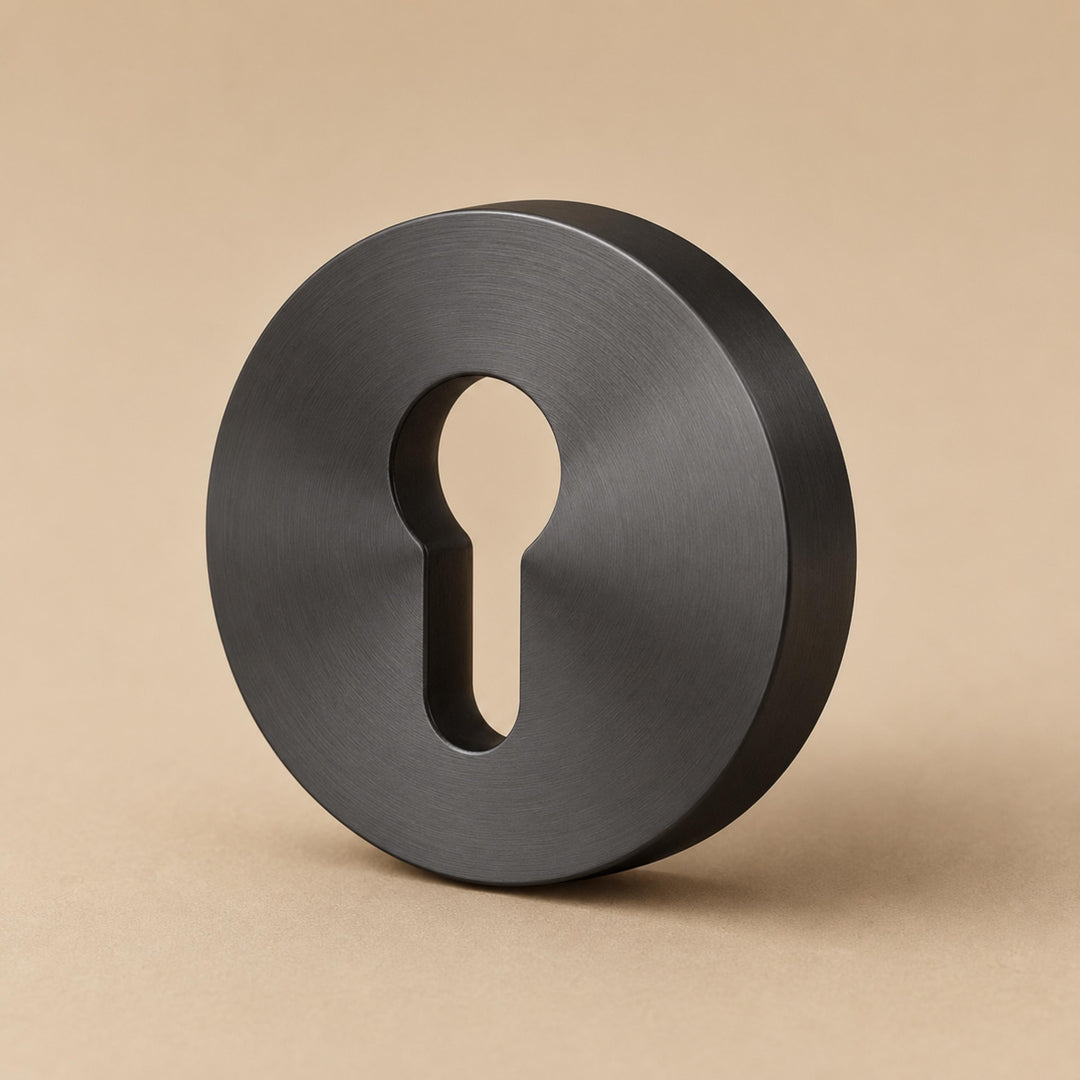 Modern Brass Door Handle Set with Knurled Grip and Circular Base for Internal Doors