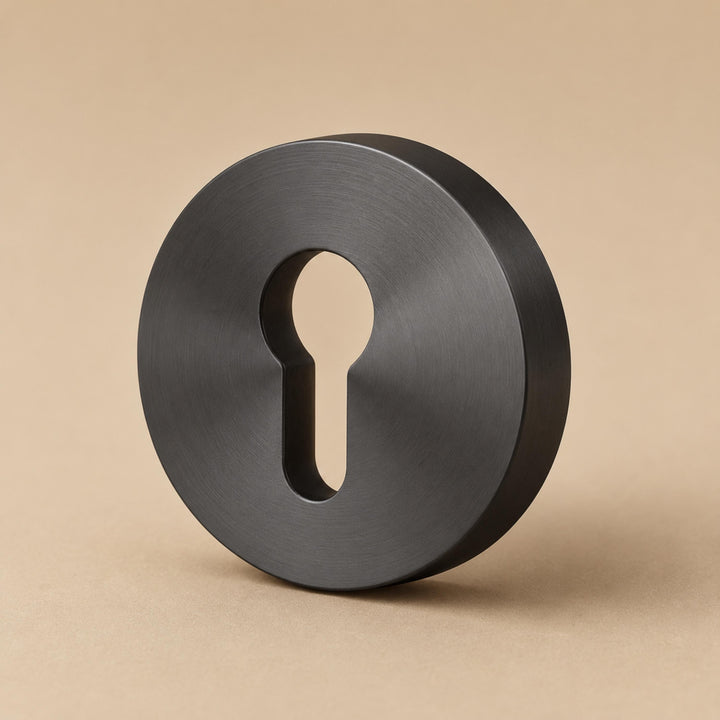 Modern Brass Door Handle Set with Knurled Grip and Circular Base for Internal Doors