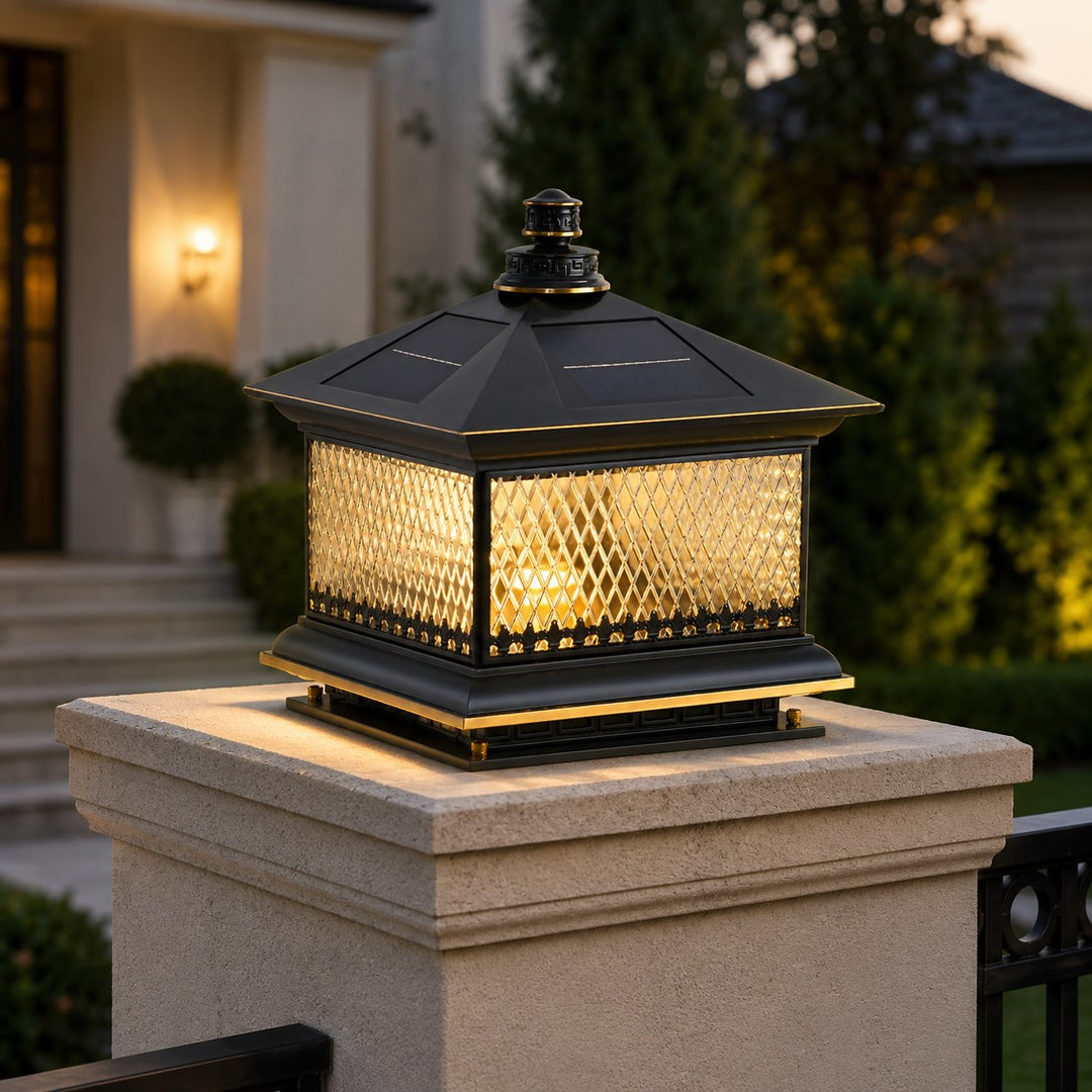 Modern Solar Garden Lights Post Lamp Aluminum LED with Remote Control and Diamond Glass Design