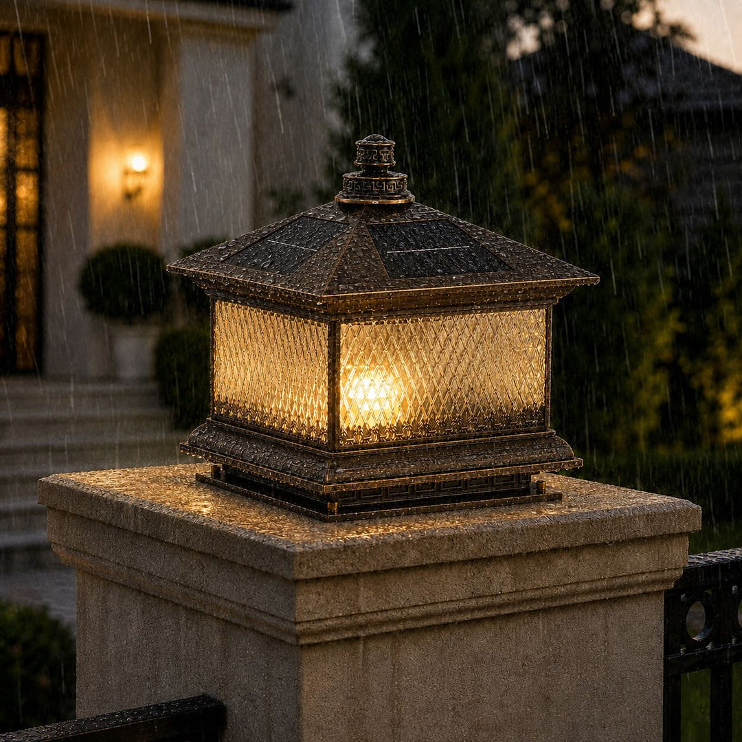 Modern Solar Garden Lights Post Lamp Aluminum LED with Remote Control and Diamond Glass Design