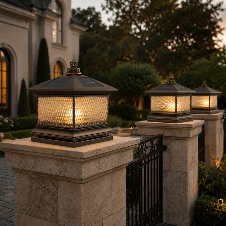Modern Solar Garden Lights Post Lamp Aluminum LED with Remote Control and Diamond Glass Design