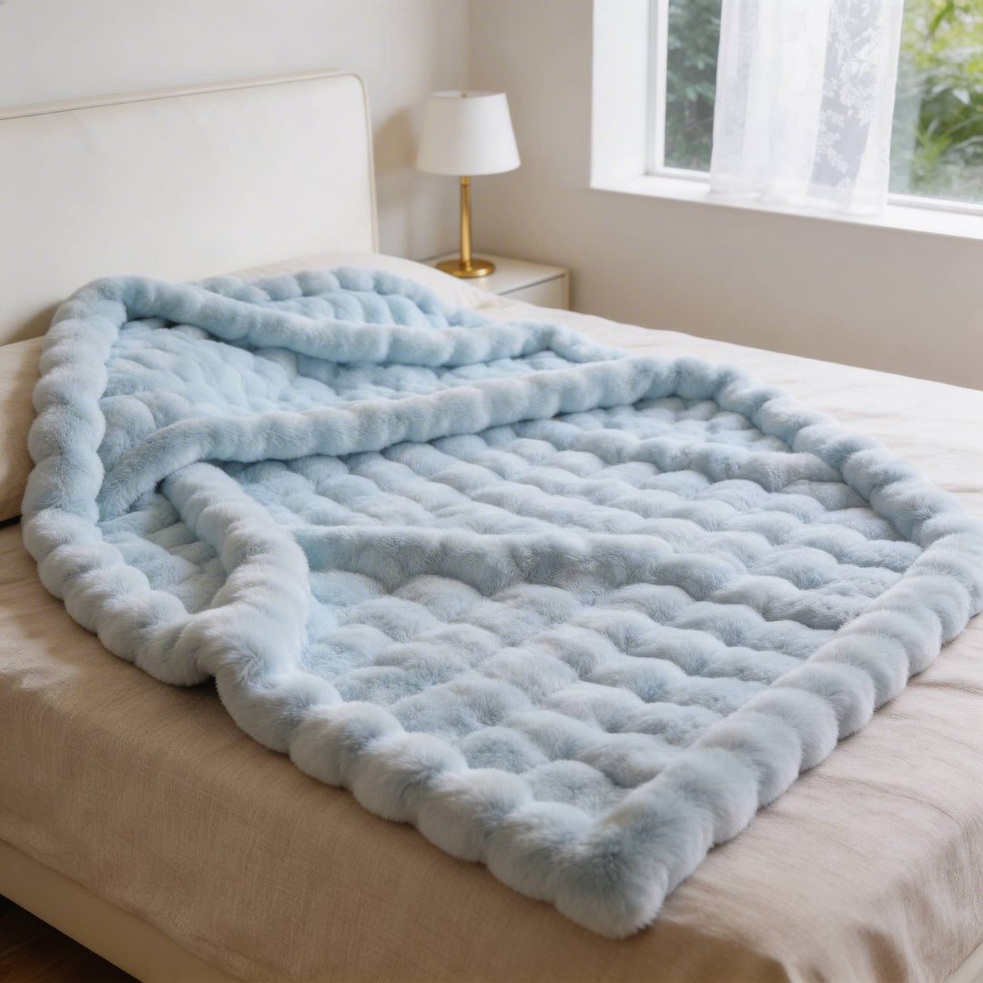 Soft Faux Fur Blanket Throw Lightweight Cozy All-Season Material for Home and Travel