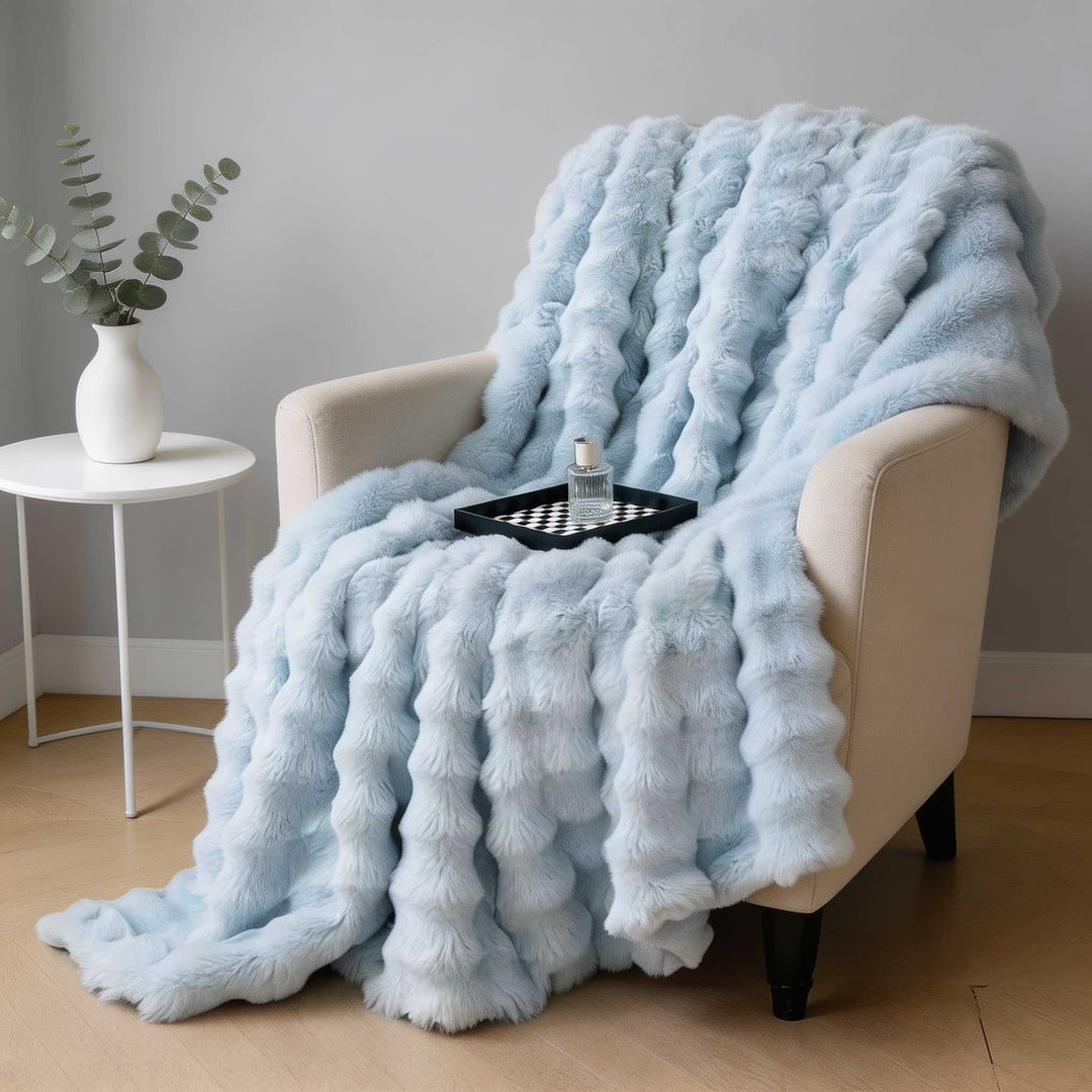 Soft Faux Fur Blanket Throw Lightweight Cozy All-Season Material for Home and Travel
