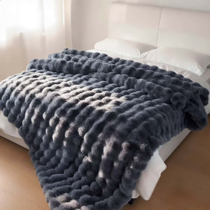 Soft Faux Fur Blanket Throw Lightweight Cozy All-Season Material for Home and Travel