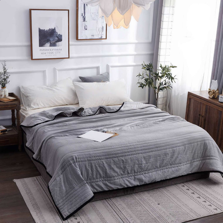 Cooling Blanket Lightweight Soft Fabric Hypoallergenic Moisture-Wicking for Hot Sleepers