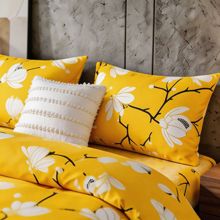 Floral Modern Quilt Cover Set Lightweight Microfiber Includes Pillowcases King Size
