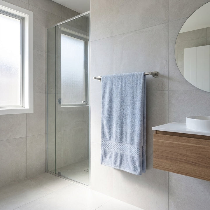 Soft Cotton Bath Towel 31.9" × 71.7" High Absorbency Multipurpose Use for Hotel and Bathroom