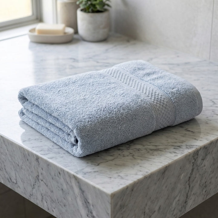 Soft Cotton Bath Towel 31.9" × 71.7" High Absorbency Multipurpose Use for Hotel and Bathroom