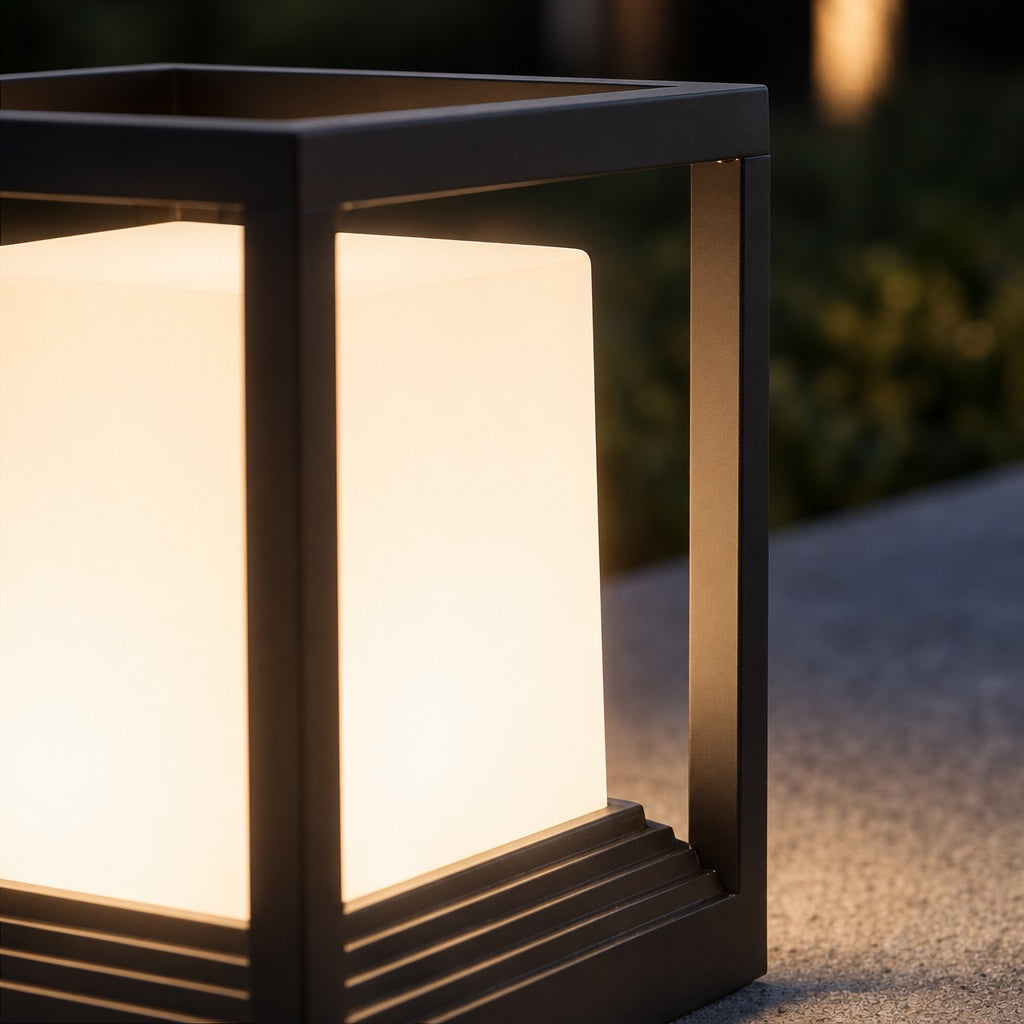 Modern Garden Pedestal Light Aluminum Waterproof LED Dual Power Solar Outdoor Lights