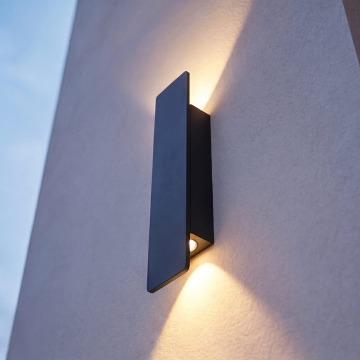 Modern Outdoor Wall Light Wall Mounted Aluminum 18W LED Weather Resistant for Gardens and Porches
