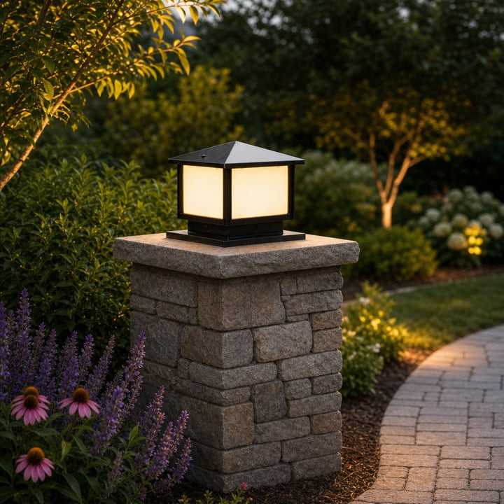 Modern Solar Garden Lights Waterproof Adjustable LED Aluminum Pillar Light with IP54 Rating