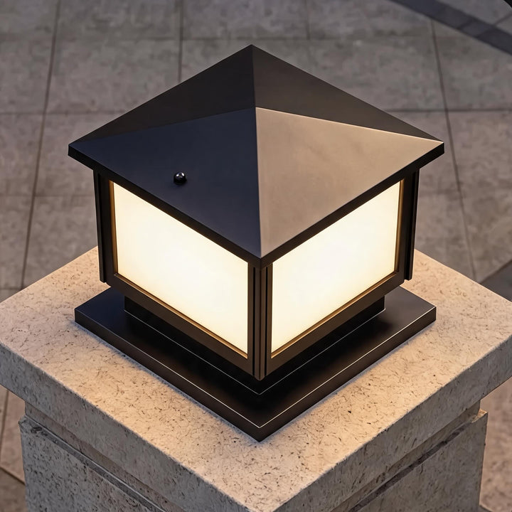 Modern Solar Garden Lights Waterproof Adjustable LED Aluminum Pillar Light with IP54 Rating