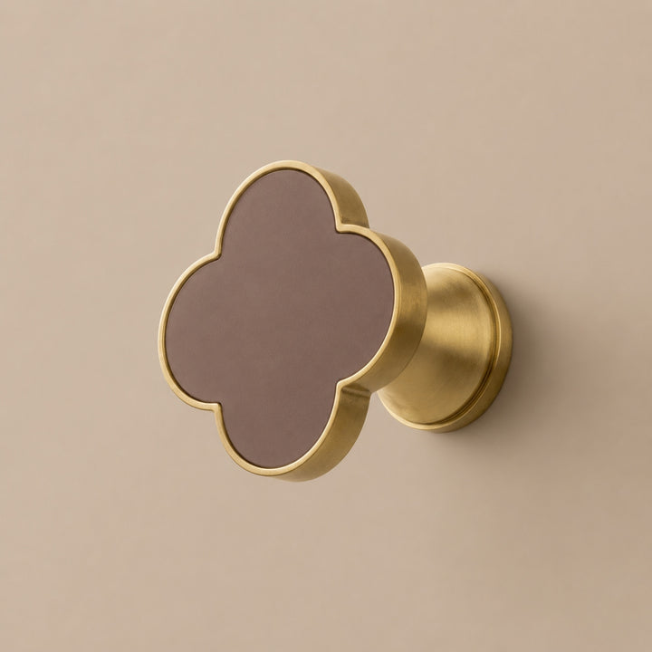 Contemporary Cabinet Knobs Leather and Brass Four-Leaf Clover Shape User-Friendly Installation