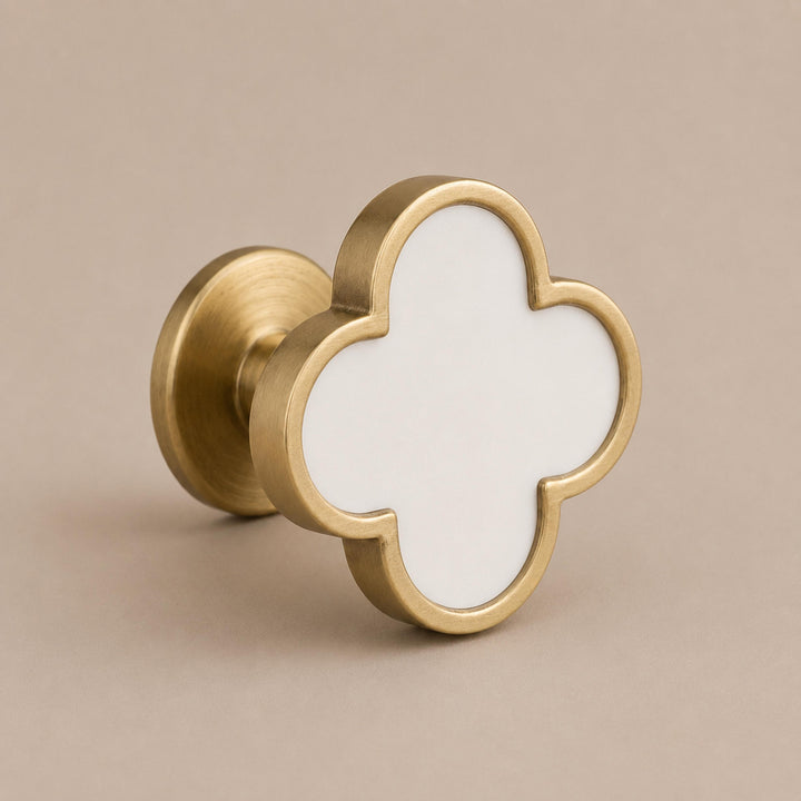 Contemporary Cabinet Knobs Leather and Brass Four-Leaf Clover Shape User-Friendly Installation